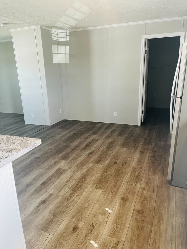 Photo - 69 Ashley Cir