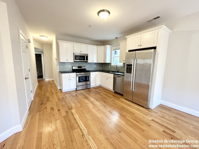 995 Dorchester Ave Unit 2