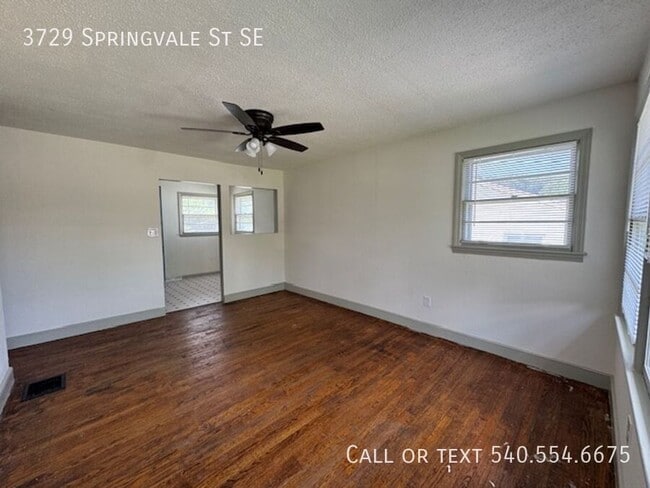 Building Photo - 3729 Springvale St SE Rental