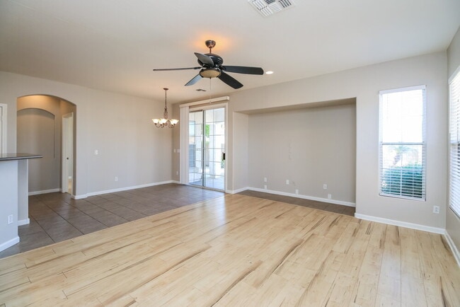 Photo - 400 N Eucalyptus Pl