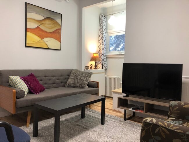 Building Photo - 38 Fern St Unit 1B