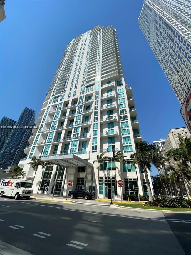Building Photo - 300 S Biscayne Blvd Unit 2503