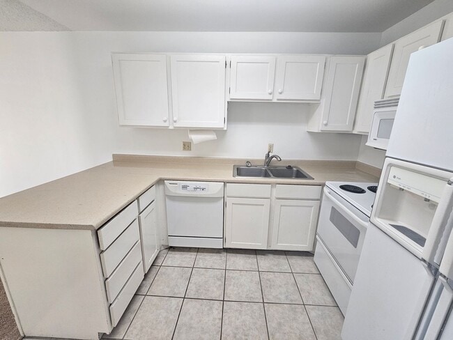 Photo - Great 3 Bed / 2 Bath Duplex in Millcreek