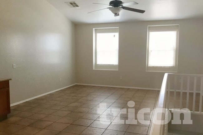 Photo - 2355 E Huntington Dr