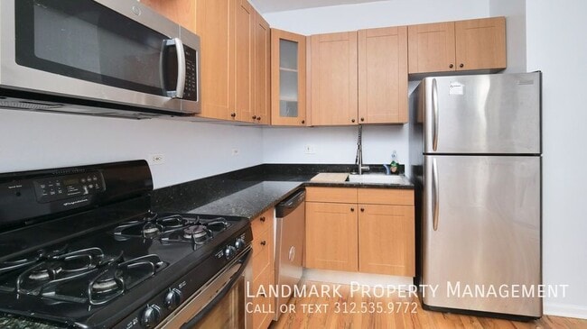 Photo - 4748 N Washtenaw Ave Unidad #2