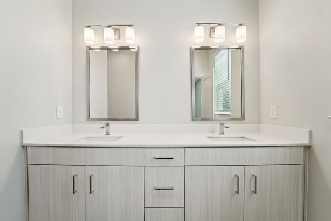 Building Photo - 7415 Leighton Mdw Ln