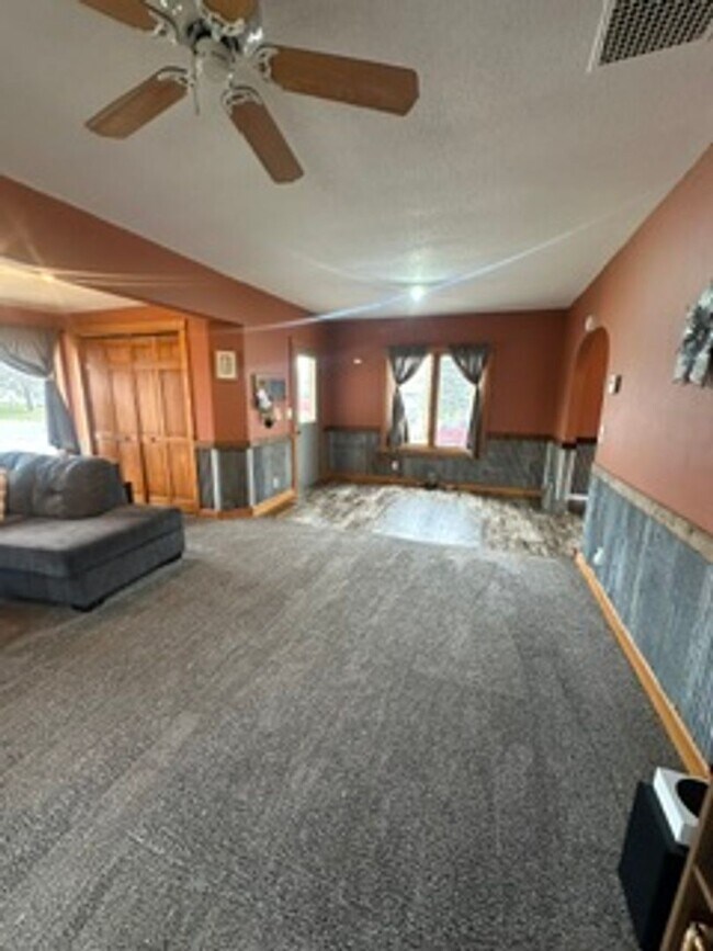 Photo - 3 Bed Single Family Home - Staples - Detached 3 car garage