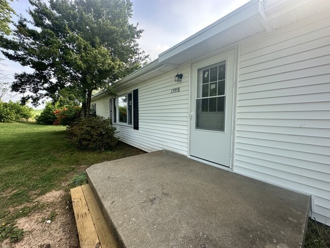 Photo - 13958 Bainbridge Rd