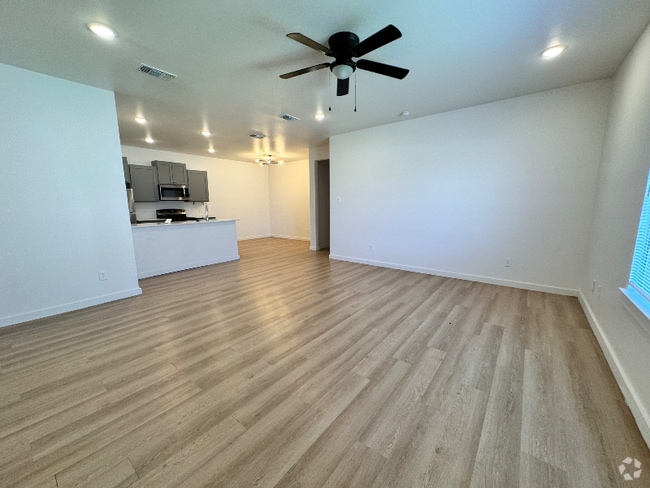 Building Photo - 5711 Kemper St Rental