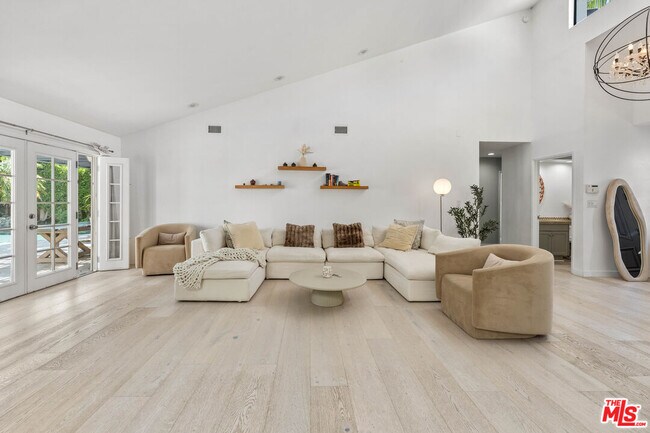 3614 Malibu Country Dr