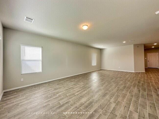 Photo - 140 Keltic Dr