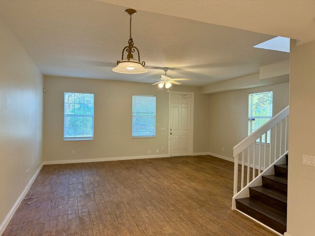 Photo - 3200 W Community Dr