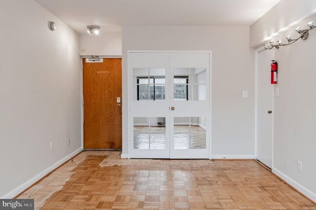 2141 I St NW Unit 806