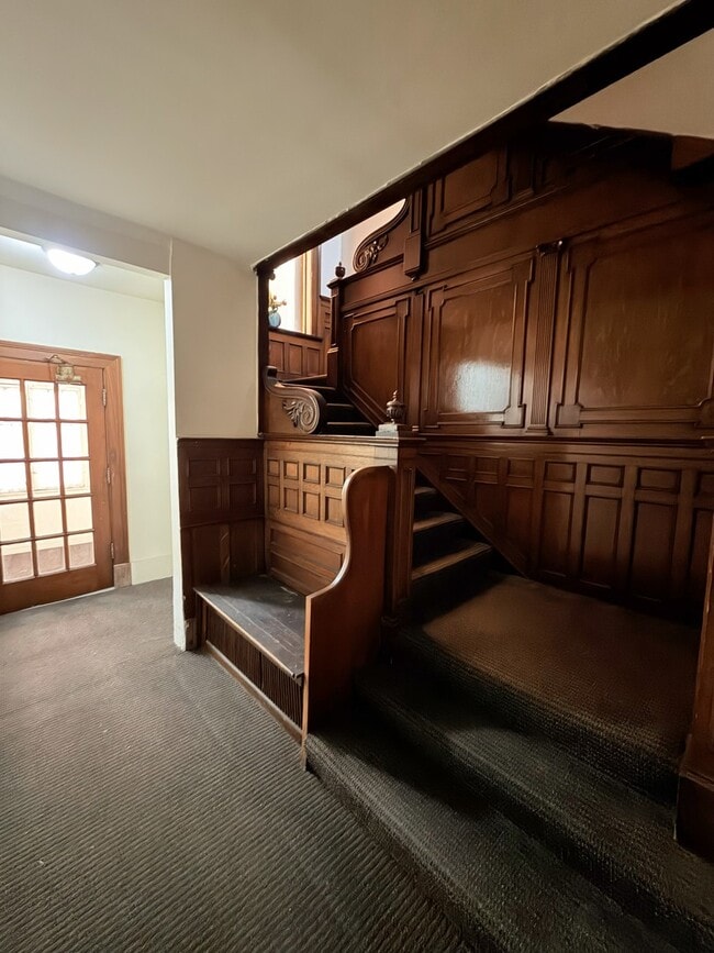 Photo - 3939 N Pine Grove Ave Unidad 2F