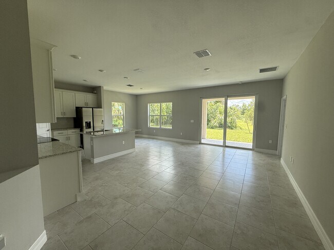 2857 Shady Ave