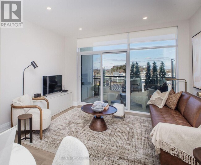 Photo - 4286 King St E