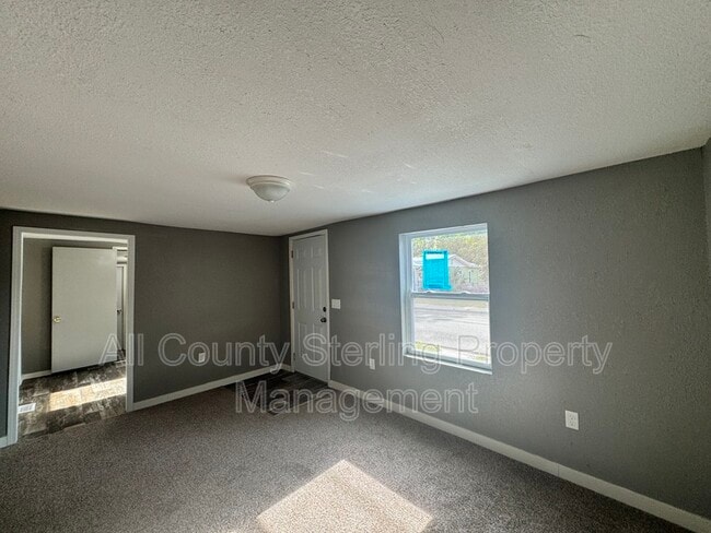 Photo - 917 NE Aberdeen Ave