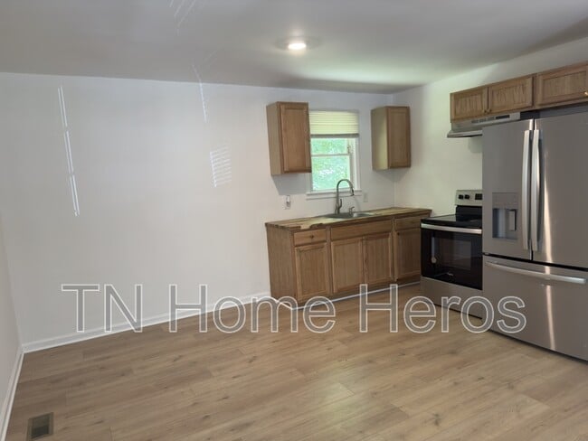 Photo - 610 Demoss St