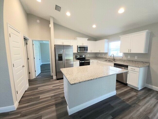 Photo - 210 Oak Ln Dr