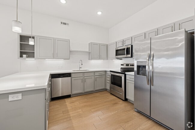 Grand Canyon 2BR, 2BA - 976SF - Kitchen