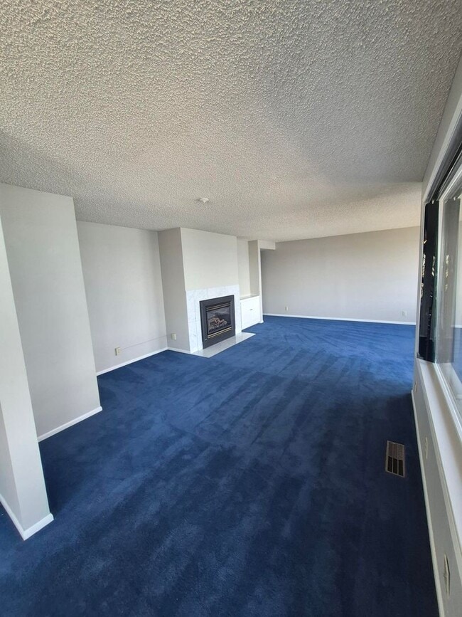 Photo - Spacious 2 Bedroom Condo for Rent in the Fairhaven Neighborhood Unidad 306