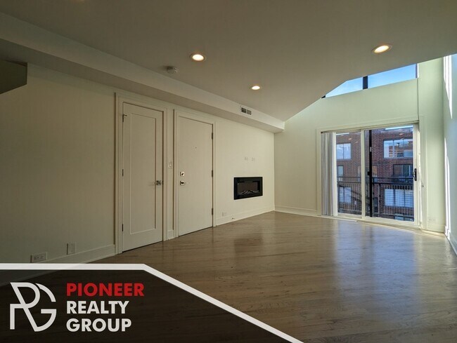 934 W Grace St Unit 1