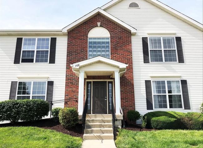 Building Entrance - 709 Tower Grove Dr Condo Unit A