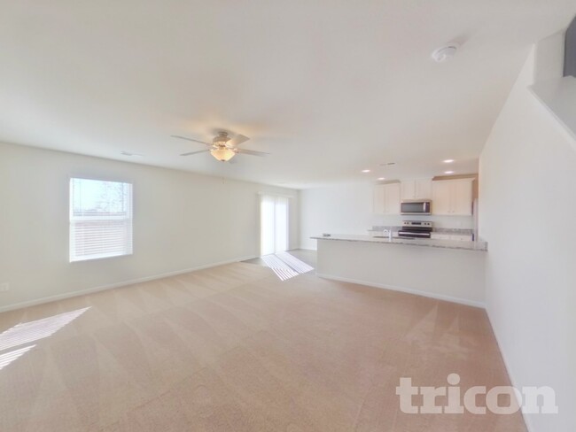 Photo - 2186 Southlea Dr