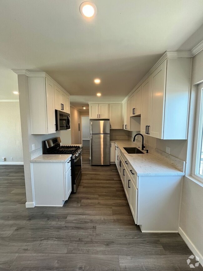 Building Photo - 4143 Van Dyke Ave Unit D Rental