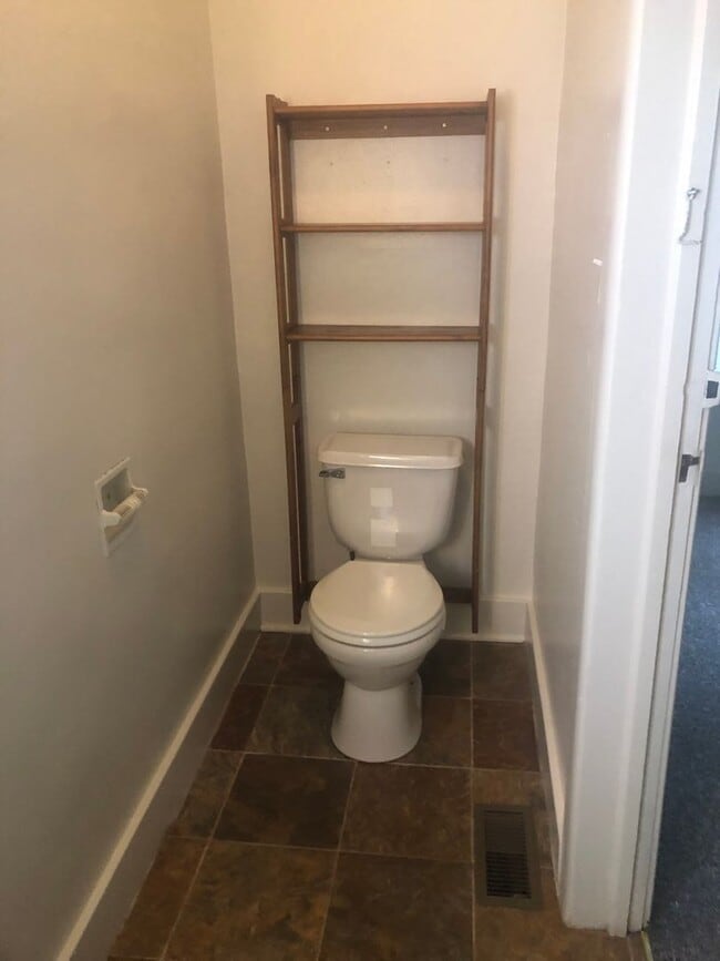 Photo - 0111 E Cottage Grove Avenue Unit #B