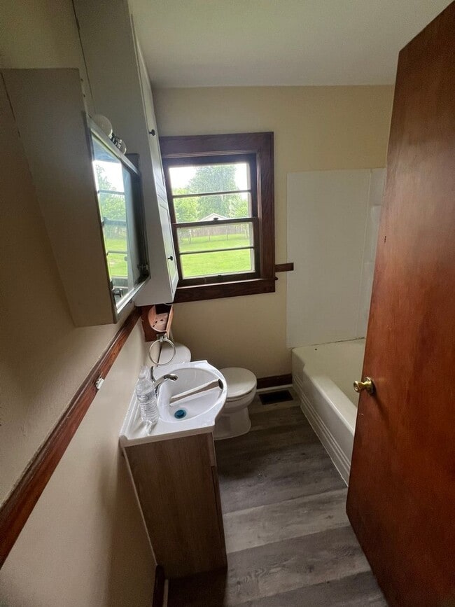 Photo - FOR RENT - 2 Bed, 1 Bath on Rose Ave