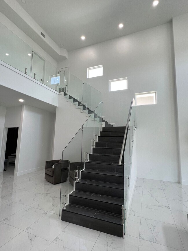 Photo - 154 Oleander Dr