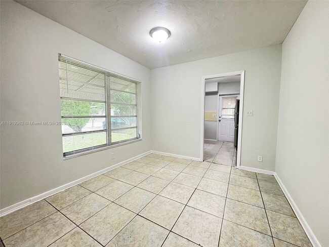 Photo - 1900 NW 12th Ave