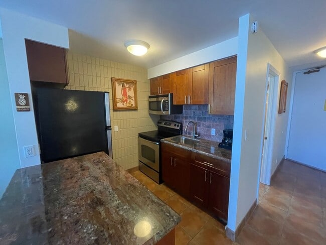 Photo - Lahaina Shores Furnished Studio Available Now!