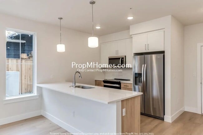 Photo - Modern Two Bedroom Unit with Fenced Yard! Unit 4785 N Albina Avenue  101