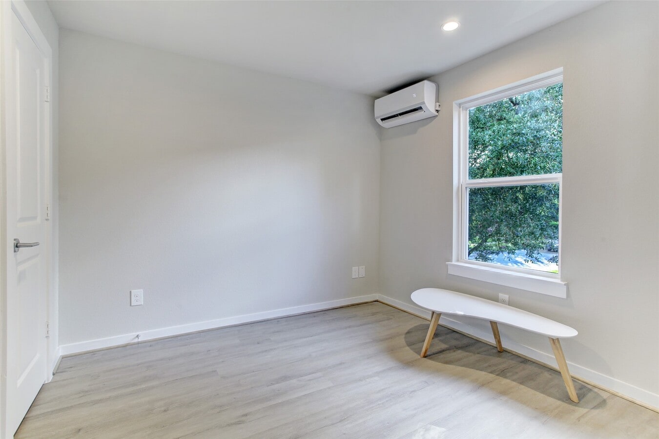 Photo - 645 E 11th 1/2 St Unit 5