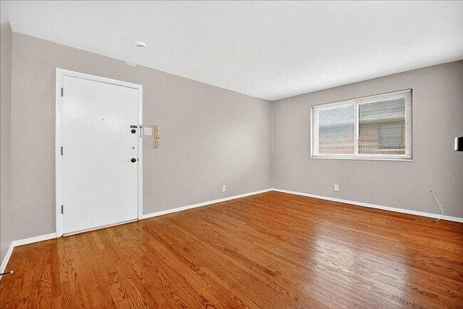 Photo - Eeeeeeeeee! Unit 2628-E