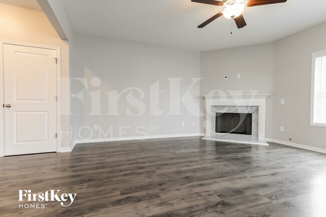 Photo - 2142 Massey Ln