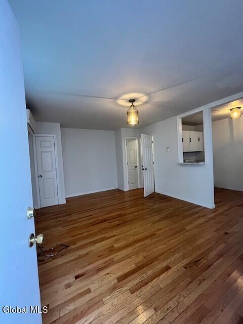 Building Photo - 104 S Ferry St Unit B