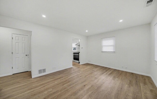 Photo - 613 N Ashland Ave