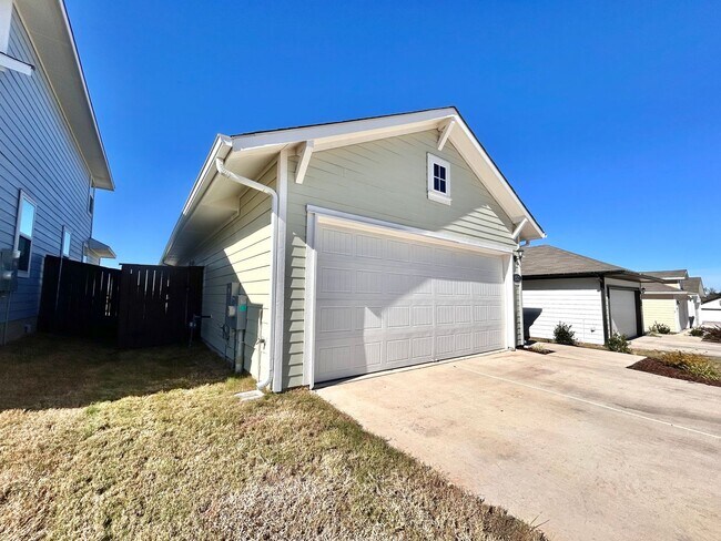 Photo - Move-In Ready 3BR, 2BA with Fully Equipped Kitchen & Laundry Room