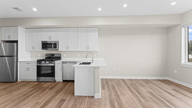 Photo - 475 Communipaw Ave