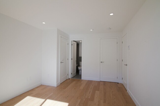 Photo - 4800 Maisonneuve Blvd W Unit 604