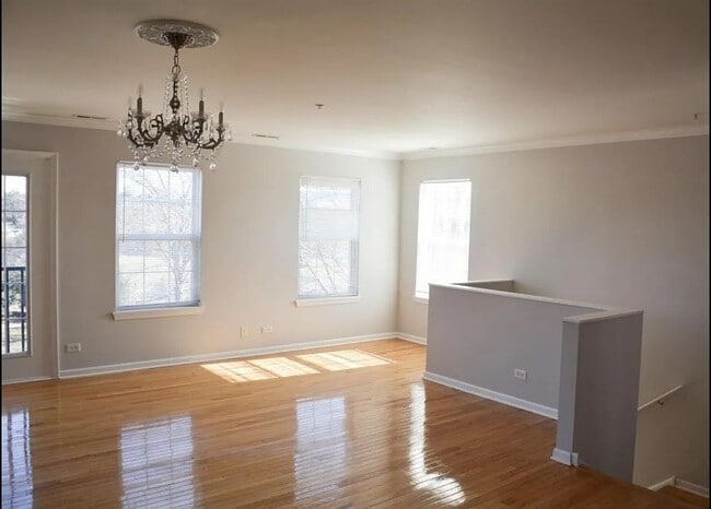 Photo - 893 Enfield Dr