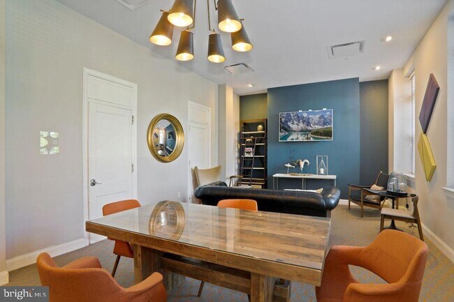 Photo - 18 E Lancaster Ave Unit 1B-319