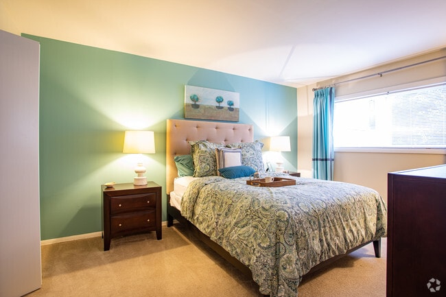 Windsor- 2BR, 1BA