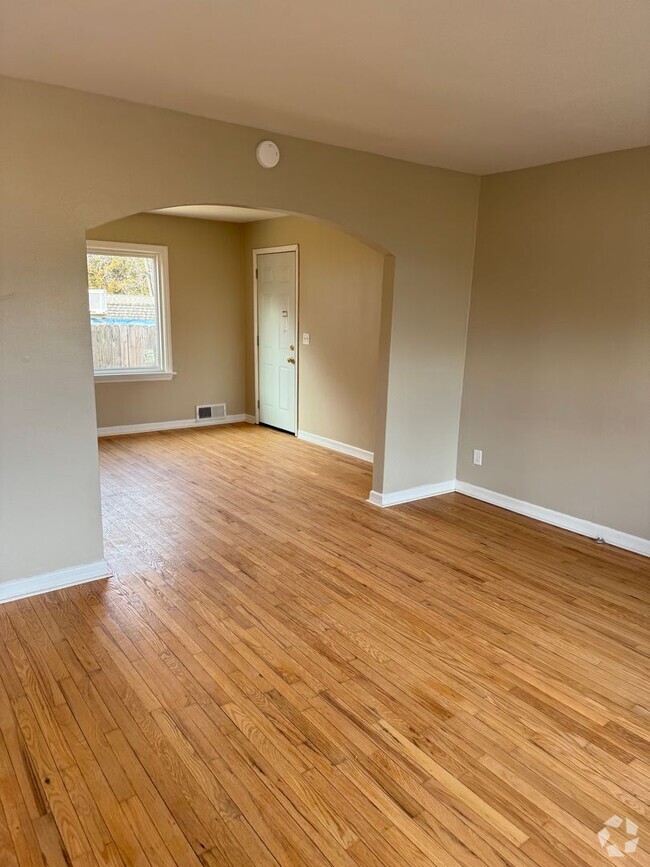 Building Photo - 1204 N Main St Unit 1206 N. Main Rental