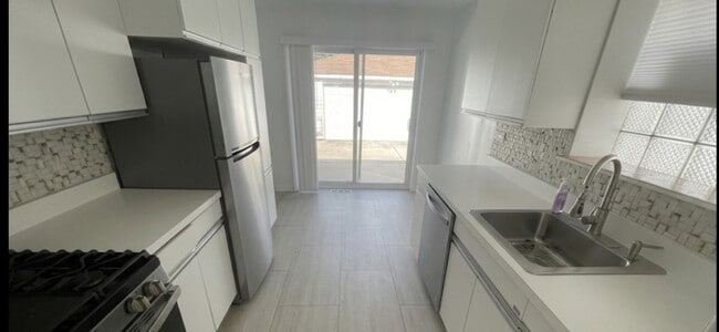 Photo - 9521 N Kildare Ave