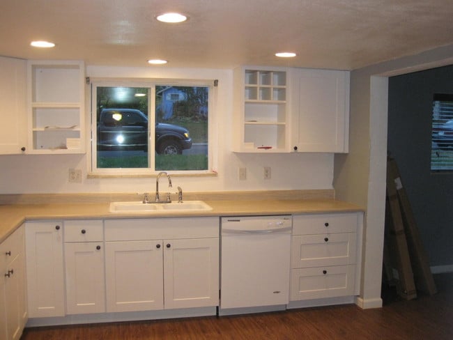 Building Photo - 831 Meade St