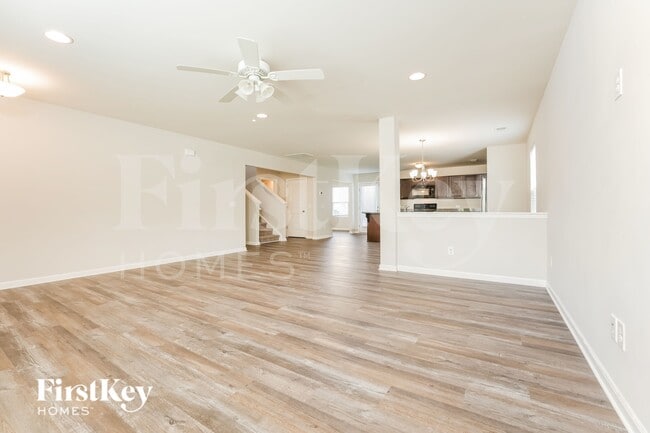 Photo - 143 Rockingham Way